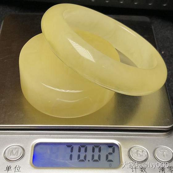 55.5圈口蜜蜡手镯！冰清玉洁一尘不染的清新款[色][色]全品完美无暇！无杂裂无..._琥珀蜜蜡