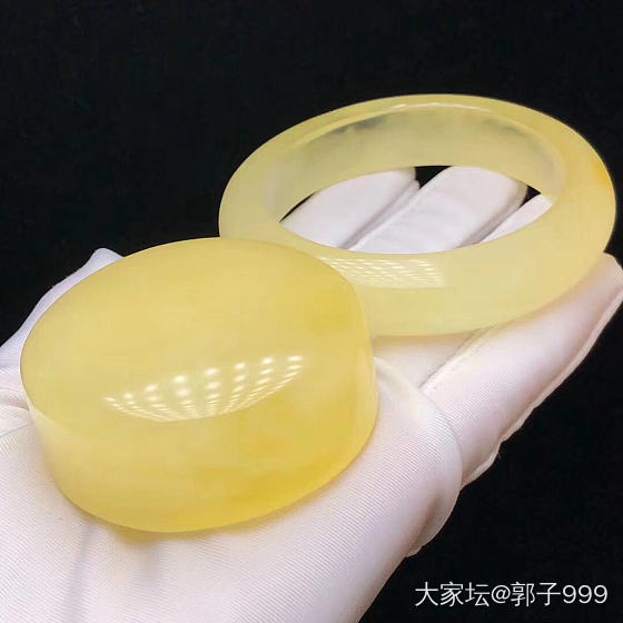 最近爱上蜜蜡了，好喜欢！整整重70克，纯净完美。太爱了_琥珀蜜蜡