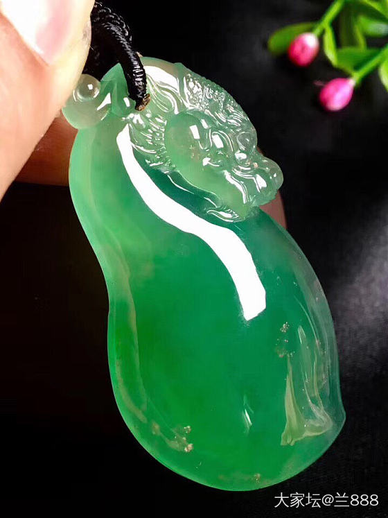 真龙护主_挂件翡翠