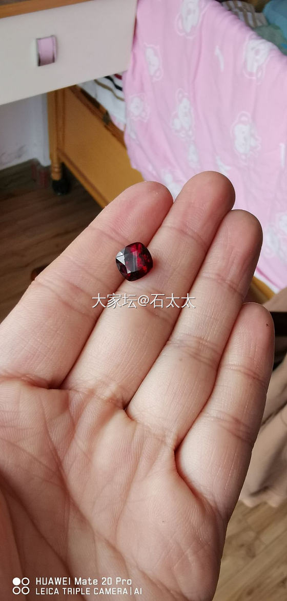 我觉得我还是给我妈整颗碧玺或石榴石吧_尖晶石