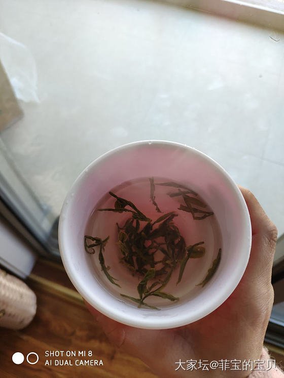 去乡下采茶，自己炒茶然后泡在杯中……感觉特别香_茶叶