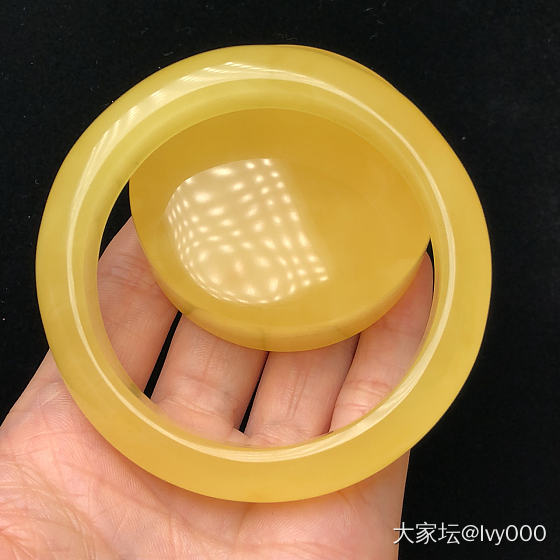 54圈口蜜蜡手镯！气质优雅款！轻盈舒适
全品完美无暇无任何修补！轻轻松松圆你手镯..._琥珀蜜蜡