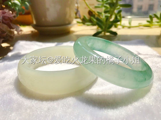 不一样的美，籽与翠_和田玉手镯翡翠