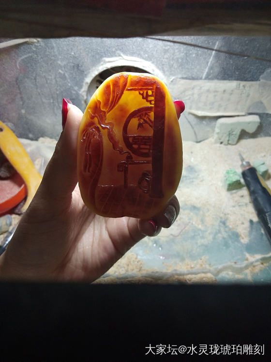 俏皮巧雕，一直是我喜欢的设计……_雕刻琥珀蜜蜡