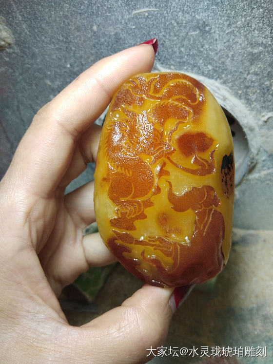 俏皮巧雕，一直是我喜欢的设计……_雕刻琥珀蜜蜡