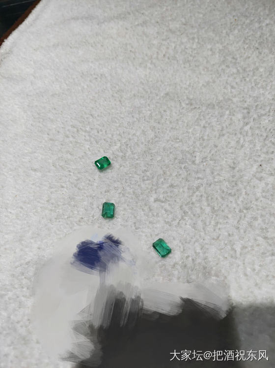 求问，无油祖母绿，时间久了会裂吗？_祖母绿