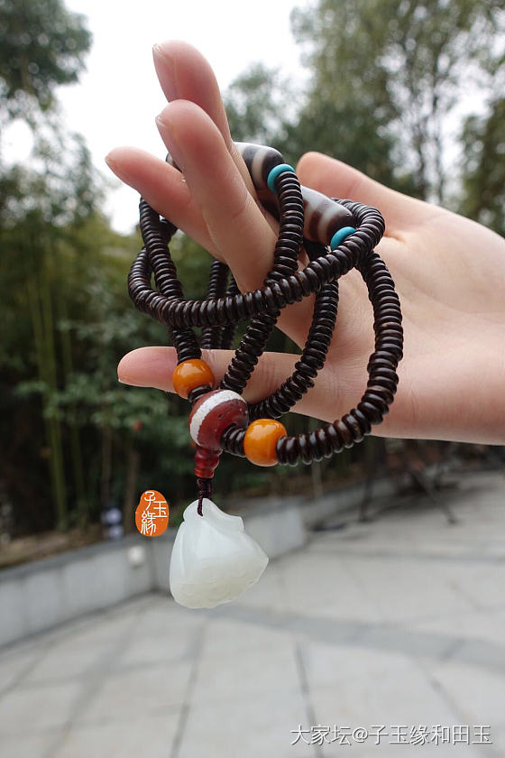 亲情和爱情是不需要考虑账户情况的，偶尔给爱人孩子一个小惊喜送个小礼物🎁阖家欢乐_和田玉