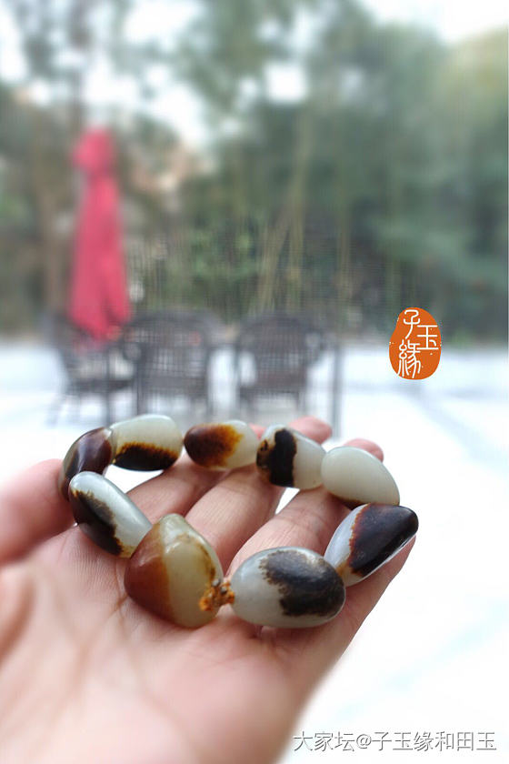 亲情和爱情是不需要考虑账户情况的，偶尔给爱人孩子一个小惊喜送个小礼物🎁阖家欢乐_和田玉
