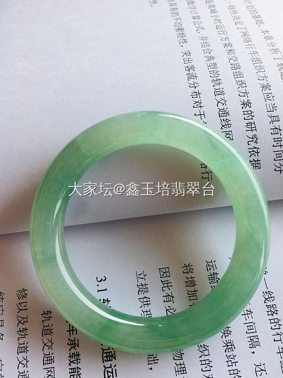 #翡翠科普帖#翡翠，根据透度高低，依次分为:豆种，糯种，冰种和玻璃种，  四个主..._首饰