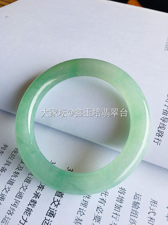 #翡翠科普帖#翡翠，根据透度高低，依次分为:豆种，糯种，冰种和玻璃种，  四个主..._首饰