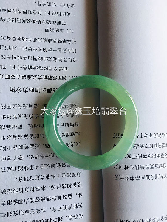 #翡翠科普帖#翡翠，根据透度高低，依次分为:豆种，糯种，冰种和玻璃种，  四个主..._首饰