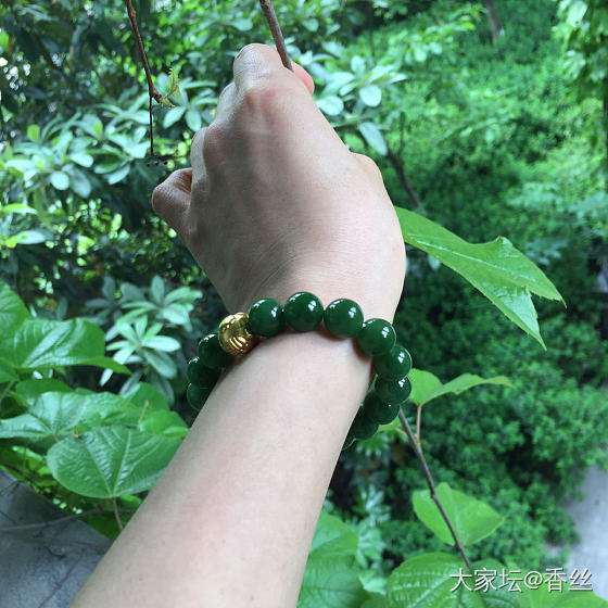 碧玉登个场_珠串碧玉