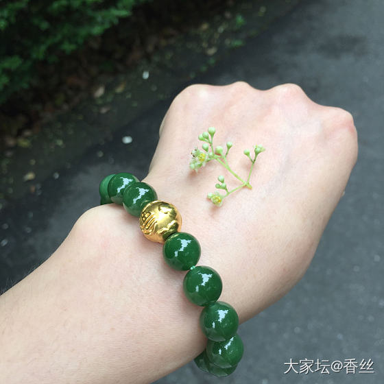 碧玉登个场_珠串碧玉