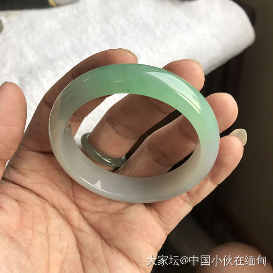 56.1圈口，完美，18000收的大家觉得怎么样？_手镯翡翠
