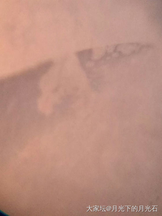 缅甸摸谷紫色星光蓝宝石内含物，一百倍放大镜下拍的，请吧里的专业人士们表面看下这究..._蓝宝石