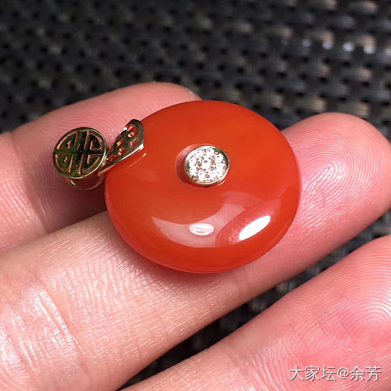 平安扣，18k镶嵌，樱桃红，满色满肉，颜色红润，尺寸21.5/7重6.1克_南红
