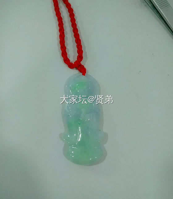 B货翡翠夸张的荧光_人造饰品