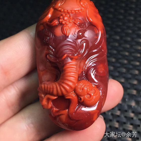封侯拜相
柿子红带玫瑰红，颜色红润，层次感好！原矿无胶裂，工艺精湛！
尺寸：53..._南红