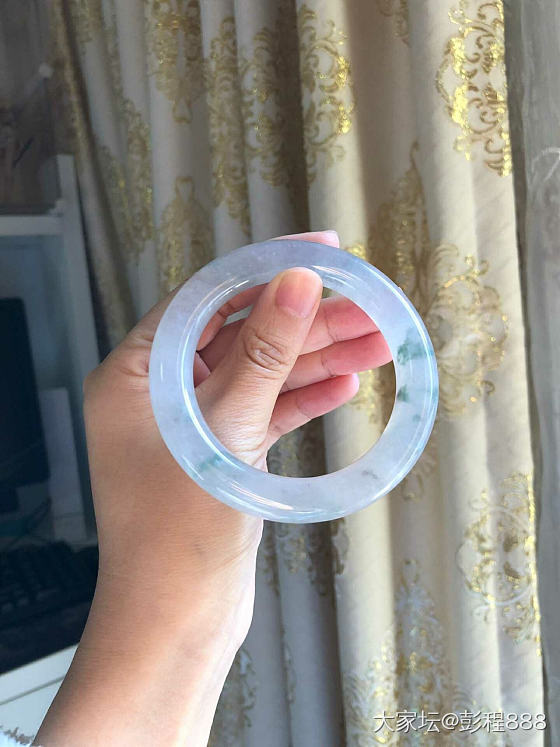 看上都是超预算的玉镯_手镯翡翠
