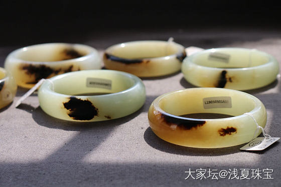 帮我挑下母亲节的镯子