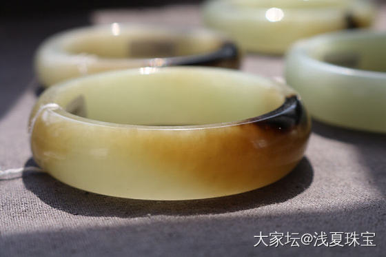 帮我挑下母亲节的镯子