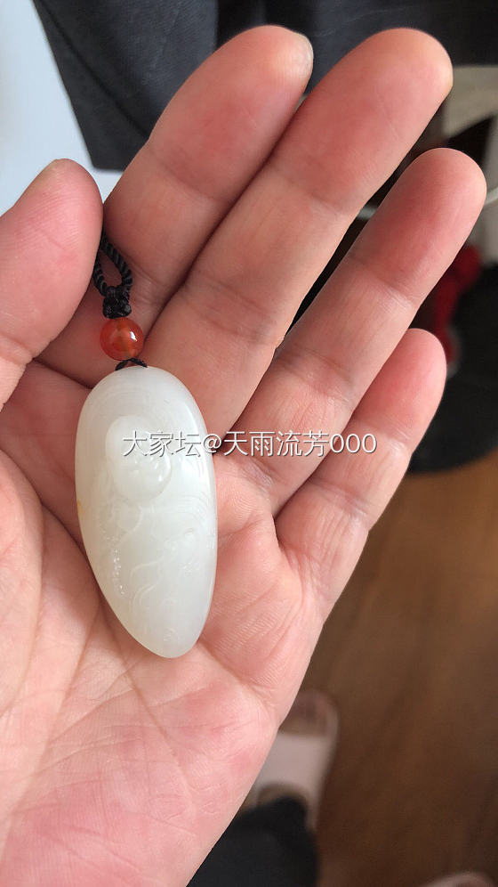 新入的籽料佛，让大家帮忙瞅瞅……_挂件和田玉