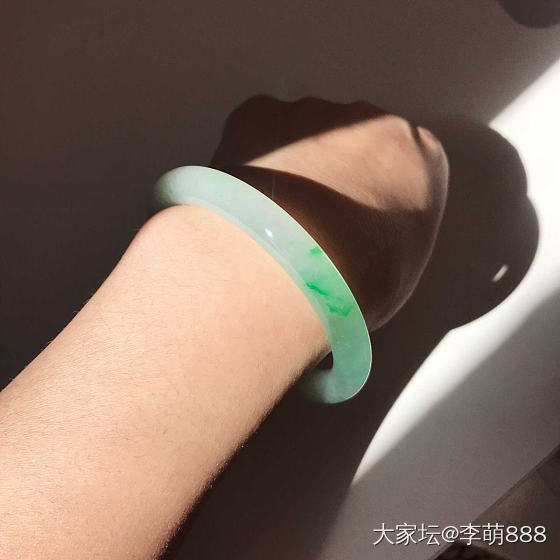 阳光是翠翠的好朋友_戒指手镯翡翠