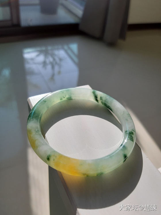 曬太陽_手镯翡翠