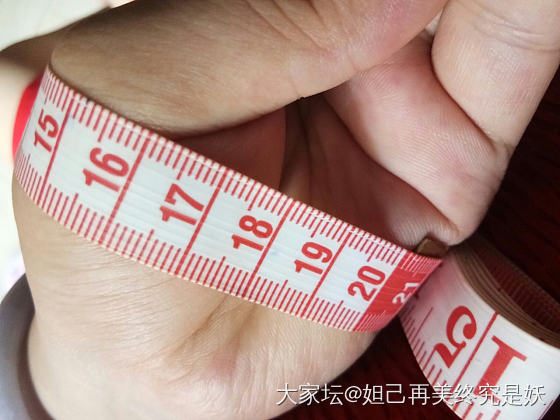 大家帮我看看 我的胖爪戴适合戴多大圈口的手镯 应为我不懂这个_手镯