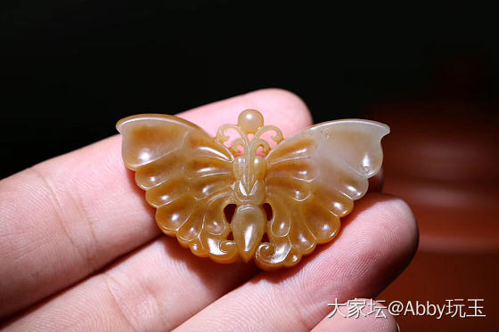 蝴蝶：蒋永葆大师作品_和田玉