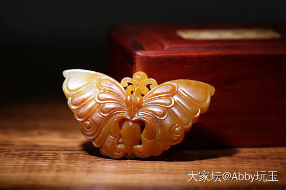 蝴蝶：蒋永葆大师作品_和田玉