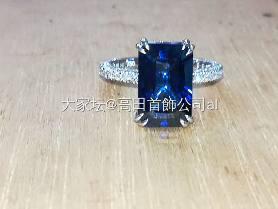 Vivid Blue 5.89ct 😘😘😘欢迎查询价格，视频。_蓝宝石