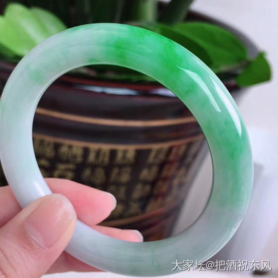 大家帮忙看下这手镯可以入手吗？多少钱合适_翡翠