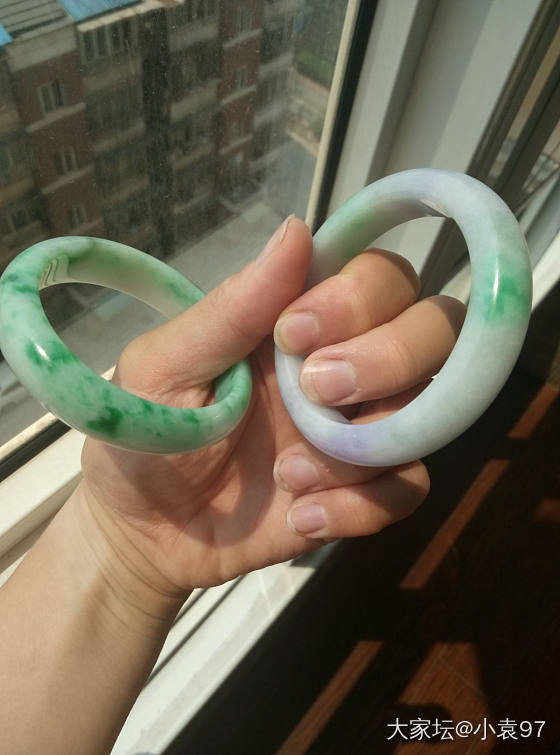 有没有靠谱的翡翠商家呢？想买个手镯，胖圆条，春带彩，或者紫色的_翡翠