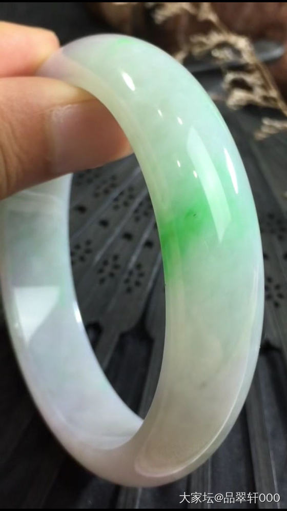 有没有靠谱的翡翠商家呢？想买个手镯，胖圆条，春带彩，或者紫色的_翡翠