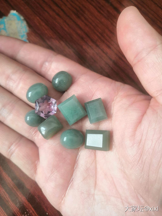 新疆这边翡翠少，朋友不知道哪里拿来的边角料，非要让做戒面_翡翠