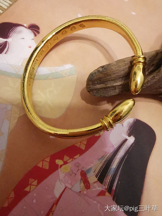 拍着拍着就舍不得了_手镯金