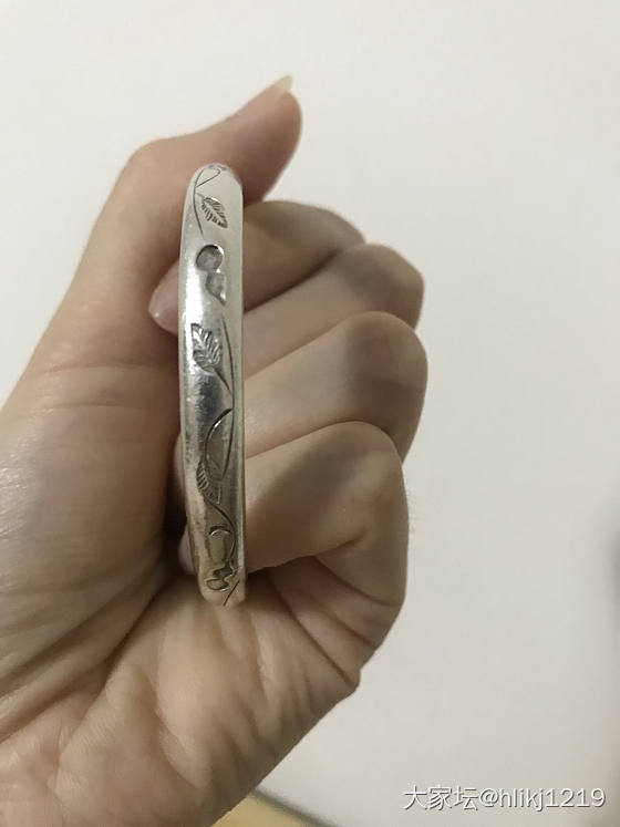 女儿戴了半年多的镯子_手镯银