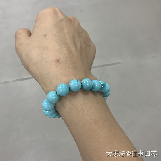 晒一条绿松的手串，美美的_珠串松石