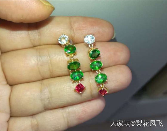 平时喜欢换着戴的耳环_耳坠彩色宝石