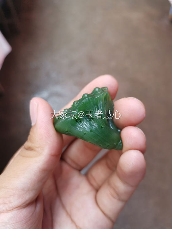 新品碧玉莲蓬挂件！_和田玉