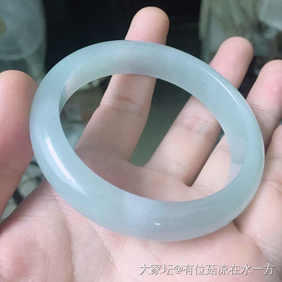 帮我看看，这个镯子能入手吗，有棉絮，犹豫中_手镯翡翠