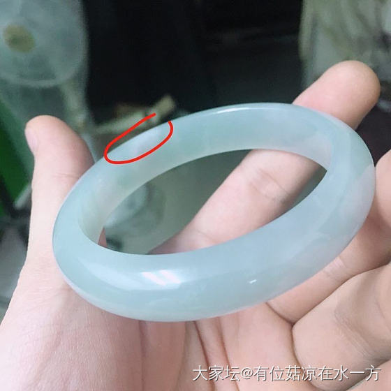 帮我看看，这个镯子能入手吗，有棉絮，犹豫中_手镯翡翠