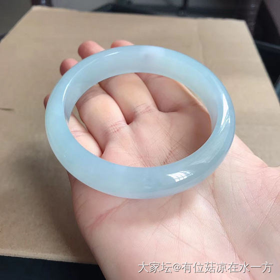 帮我看看，这个镯子能入手吗，有棉絮，犹豫中_手镯翡翠
