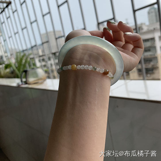 翡翠手镯 冰晴水绿_手镯翡翠