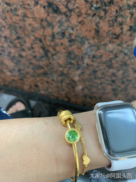 今天的左手_手镯金