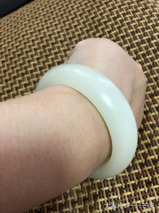 天晴啦🌞晒八一和小胖～_串珠和田玉