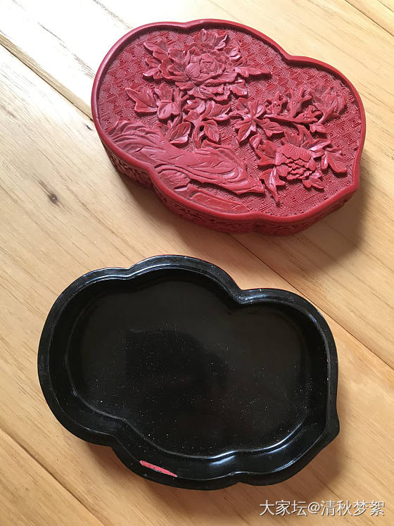 这件是雕漆作品还是漆雕模压装饰品呢_木器
