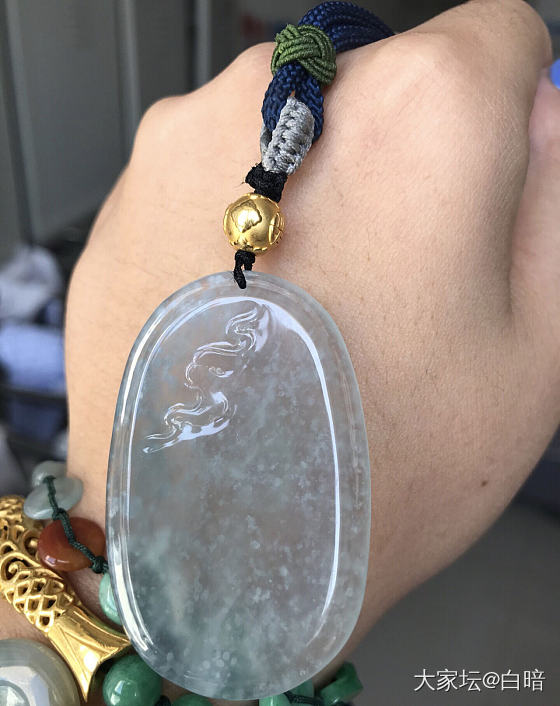 求助，请懂翡翠的坛友帮忙看看，卖家说是淡蓝底木纳雪花棉高冰翡翠牌。_牌子翡翠