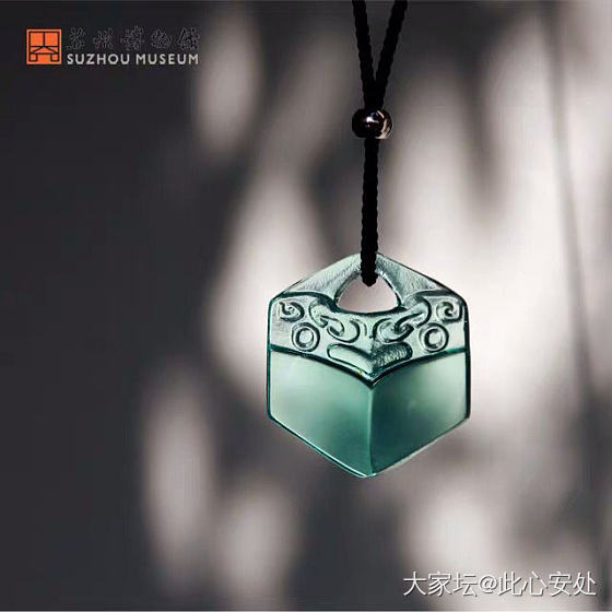 料子设计好了，想请教大家镶白金好看还是黄金好看？_镶嵌翡翠